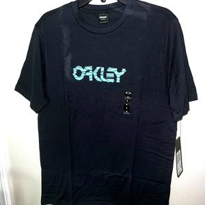 Mens black Oakley tee shirt